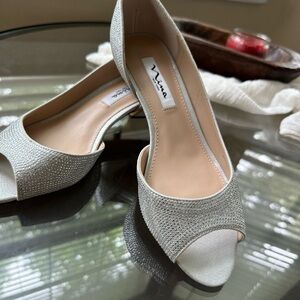 Nina New York - NIB - Rossie-FY-True Silver Reflective SD Shoes, Size 8.5W